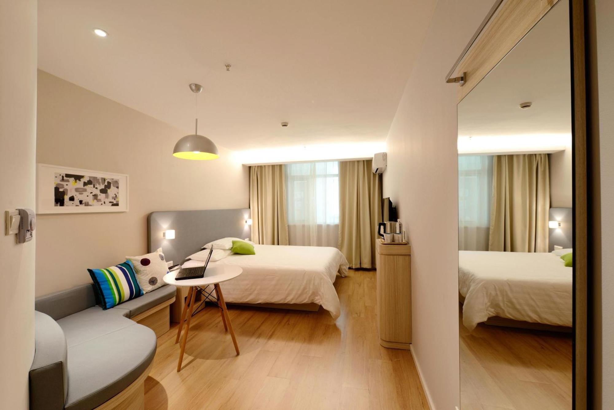 Hotel Luxury Global New Delhi Exterior photo