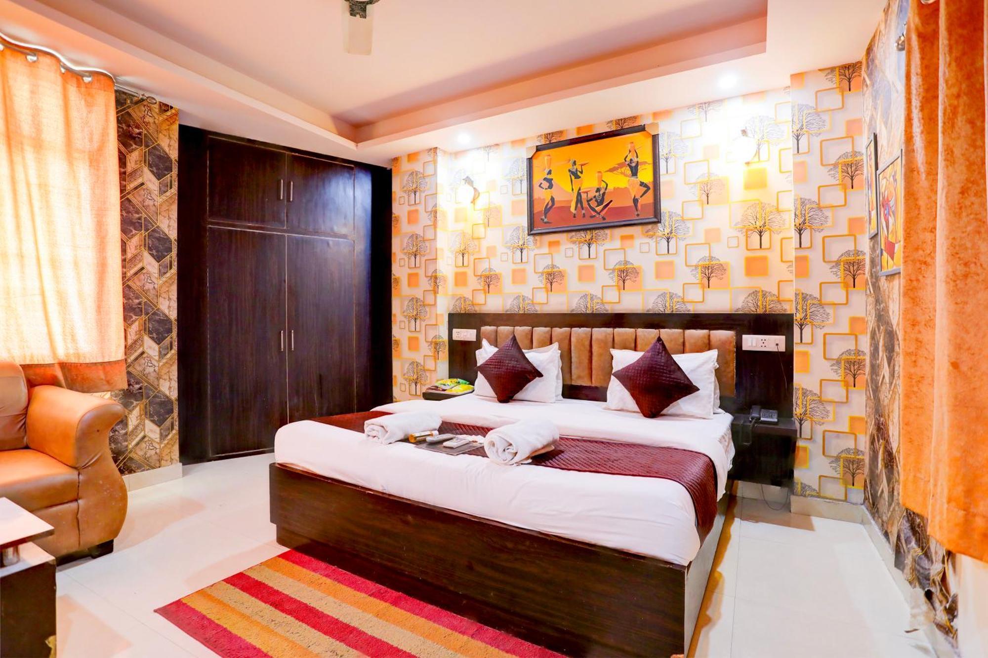 Hotel Luxury Global New Delhi Exterior photo